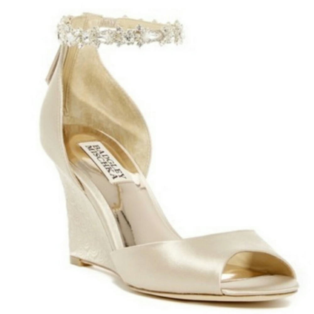 Badgley Mischka
Thalia Crystal Embellished Wedge